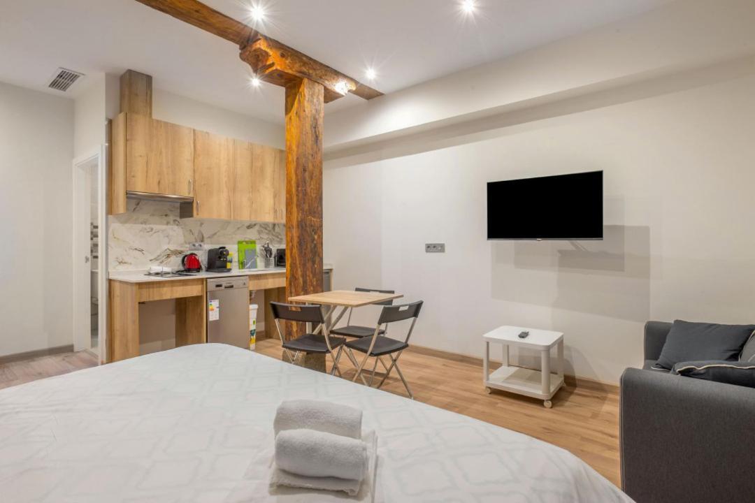 1 Bedroom 1 Bathroom Furnished - Justicia - Cozy - Mintystay Madrid Exterior photo